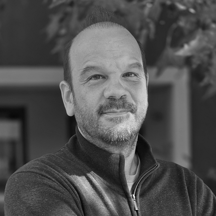 Πέτρος Καρατζάς